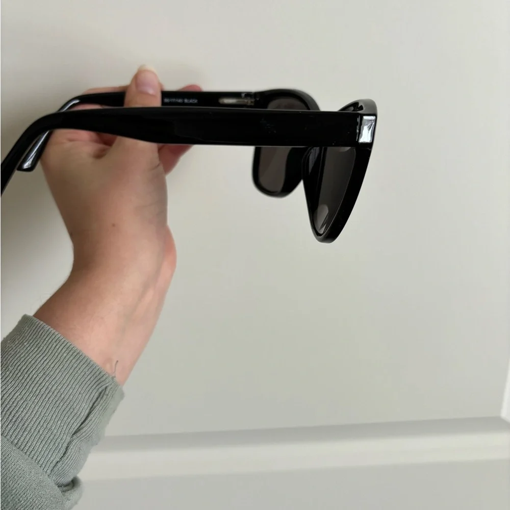 Women’s Sunglasses - Picture 3 of 4